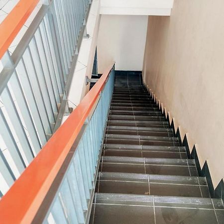 Chandra Graha Guesthouse Palu Bagian luar foto