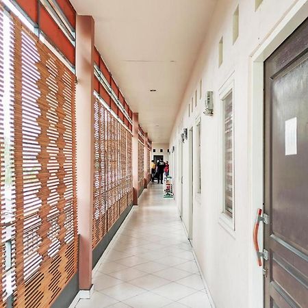 Chandra Graha Guesthouse Palu Bagian luar foto