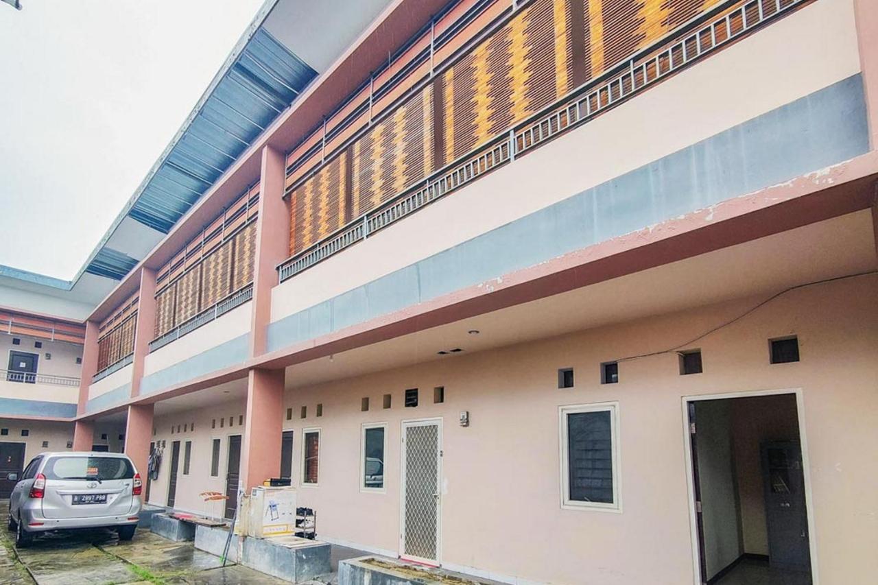 Chandra Graha Guesthouse Palu Bagian luar foto