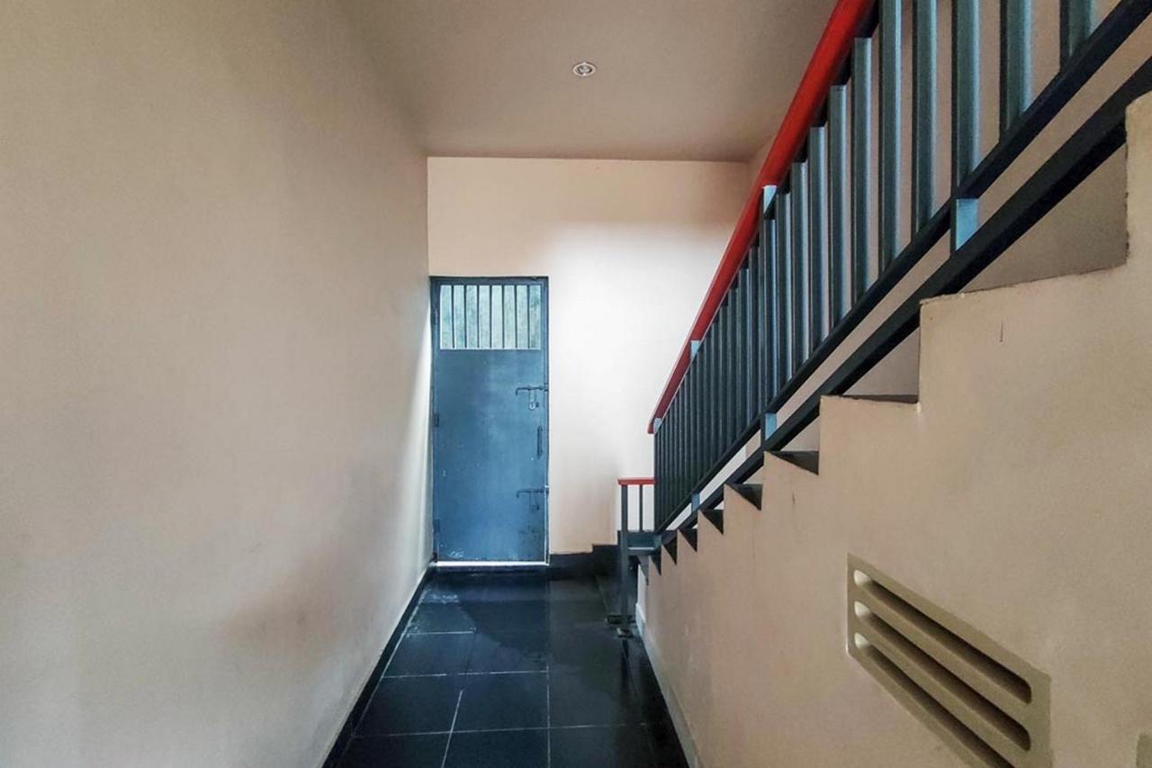 Chandra Graha Guesthouse Palu Bagian luar foto
